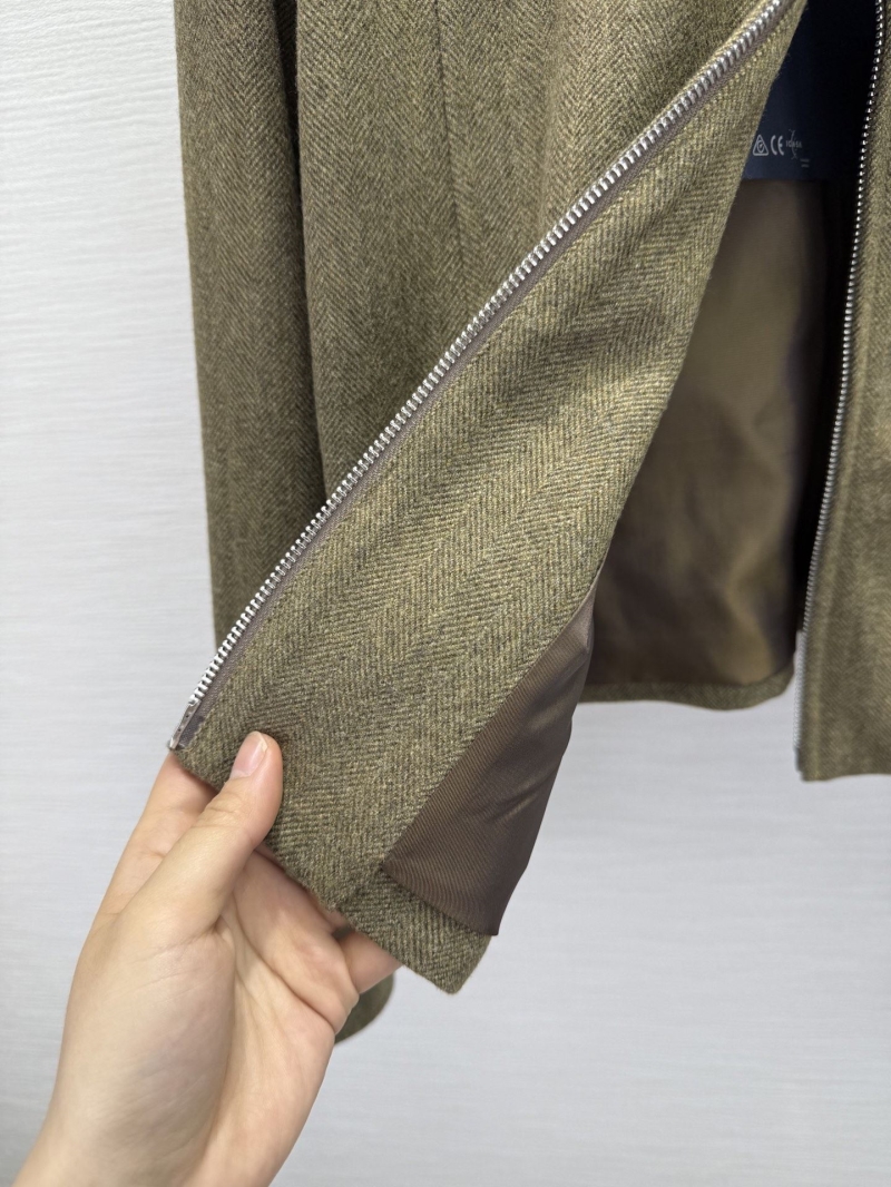 Pra*a outwear